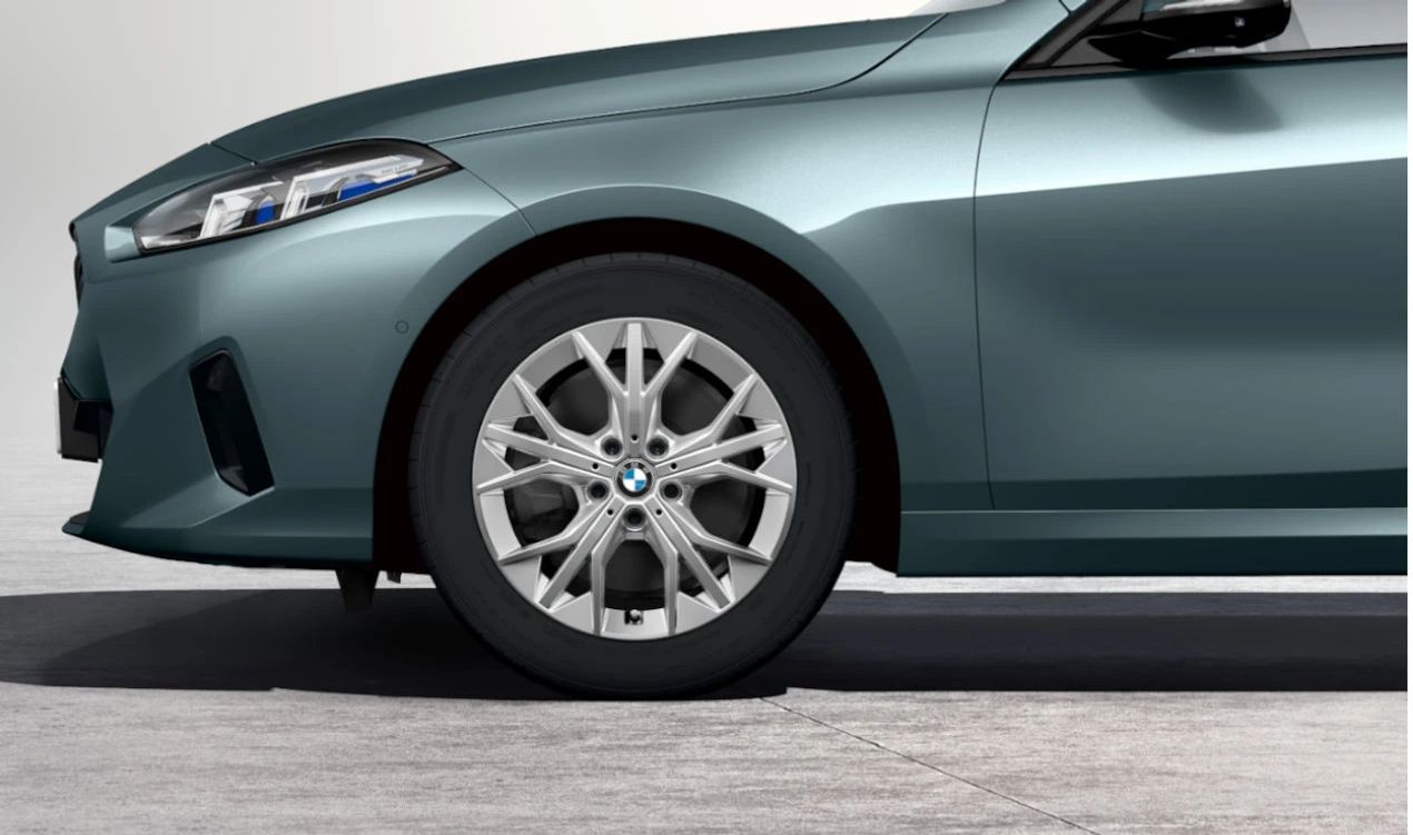 Enregistrement de roue d'hiver complet 972 17 "avec Goodyear Tire pour BMW F40 (118i, 120i, 118d, 120d) OEM 36115B4E918. Non valide pour les modèles avec des freins sportifs de 18" / 19 ". BMW d'origine.