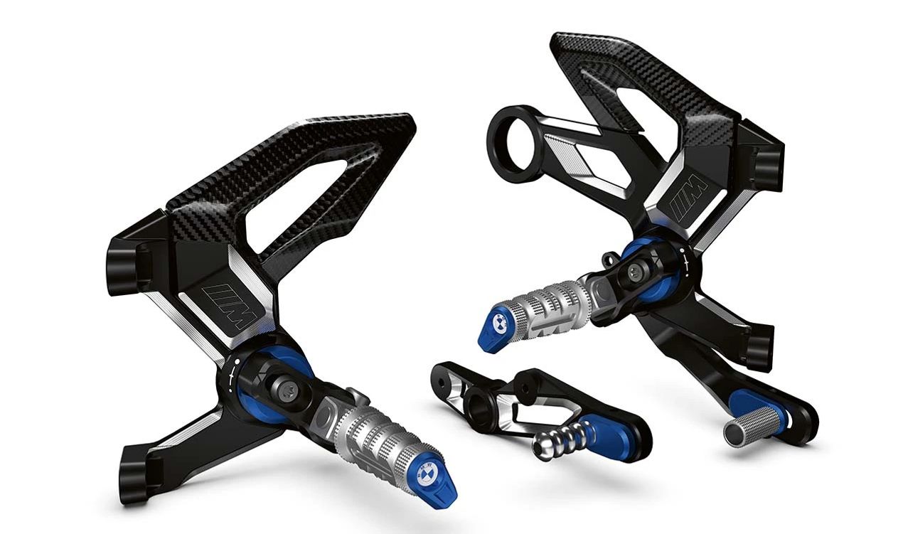 Sistema de reposapiés izquierdo OEM 77259830209 para motos BMW M 1000 R, S 1000 R. Original BMW Motorrad.