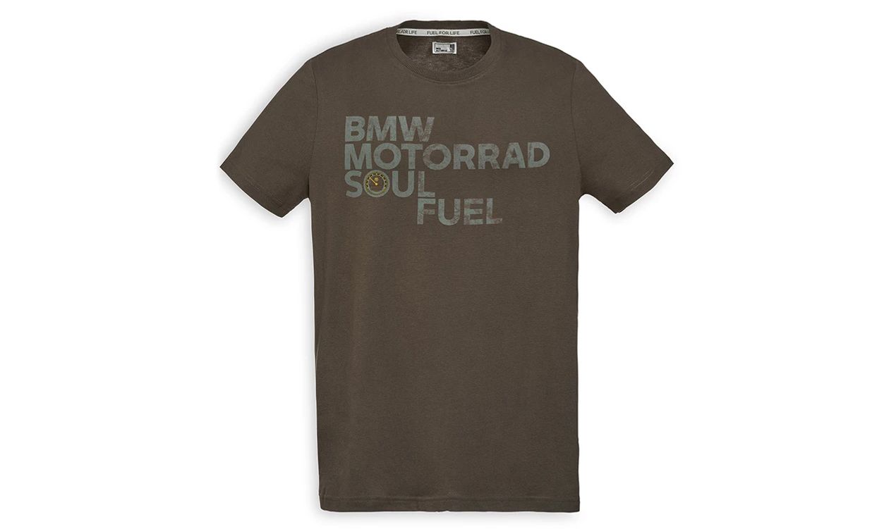 Originaler BMW Motorrad Braun T -Shirt, Grafikdesign in der Brust und vorderer Beschriftung. 100% Baumwolle. OEM 76615A813A7. Für alle BMW -Autofahrermodelle. Originaler BMW Motorrad.