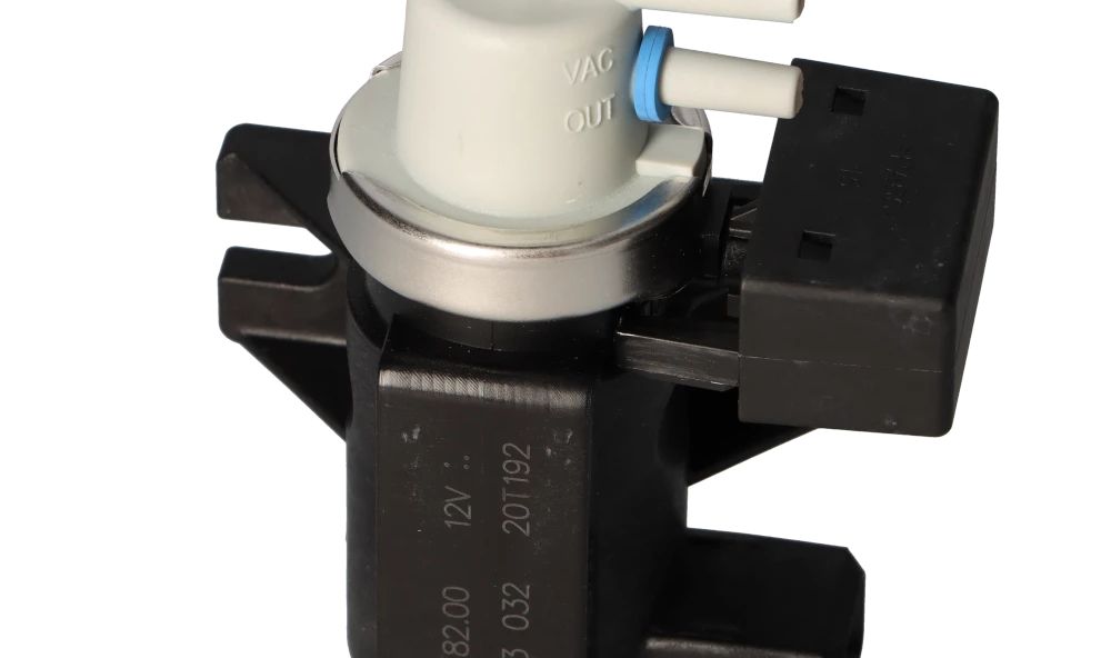 Válvula de control de presión (Druckwandler) OEM 11657793032 para BMW E60, E61 535d. Original BMW.