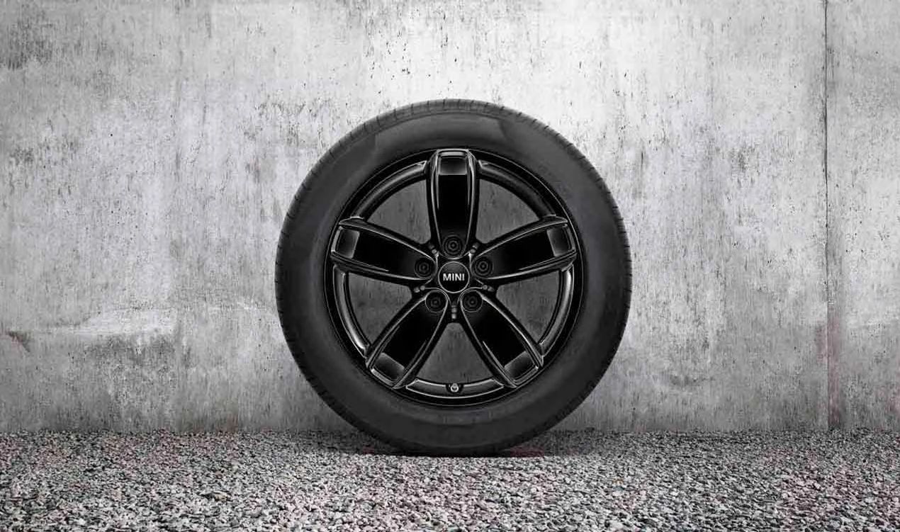Llanta de aluminio 17" Channel Spoke 531 Jet Black Uni OEM 36116856031 para MINI Countryman F60, F60 LCI. Original MINI.