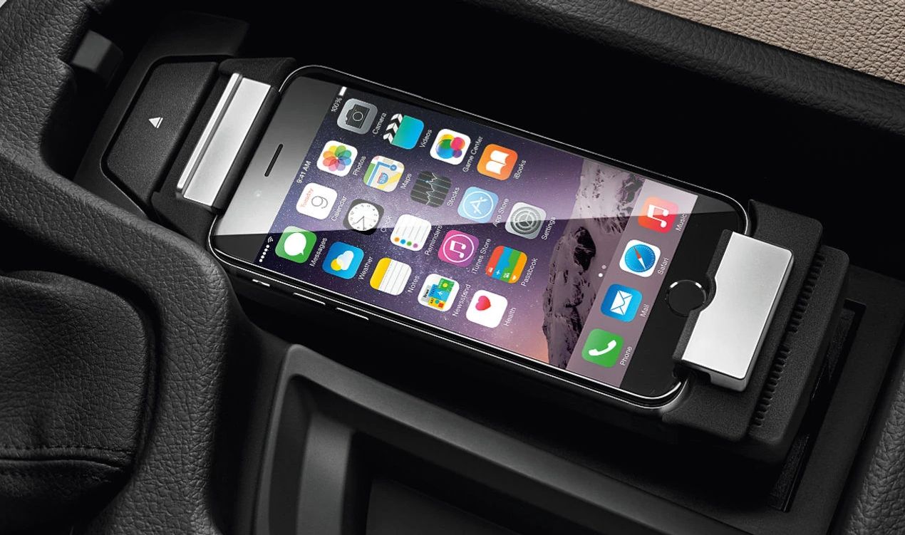 Adaptador Snap-In Connect para iPhone 7 OEM 84212451894 para BMW F20, F21, F22, F23, F30, F31, F32, F33, F34, F36, F80, F82, F83, F10, F11, F01, F02, G11, G12, i3, i8 y MINI F54, F55, F56, F57, F60, R55, R56, R57, R58, R59, R60, R61. Original BMW y M