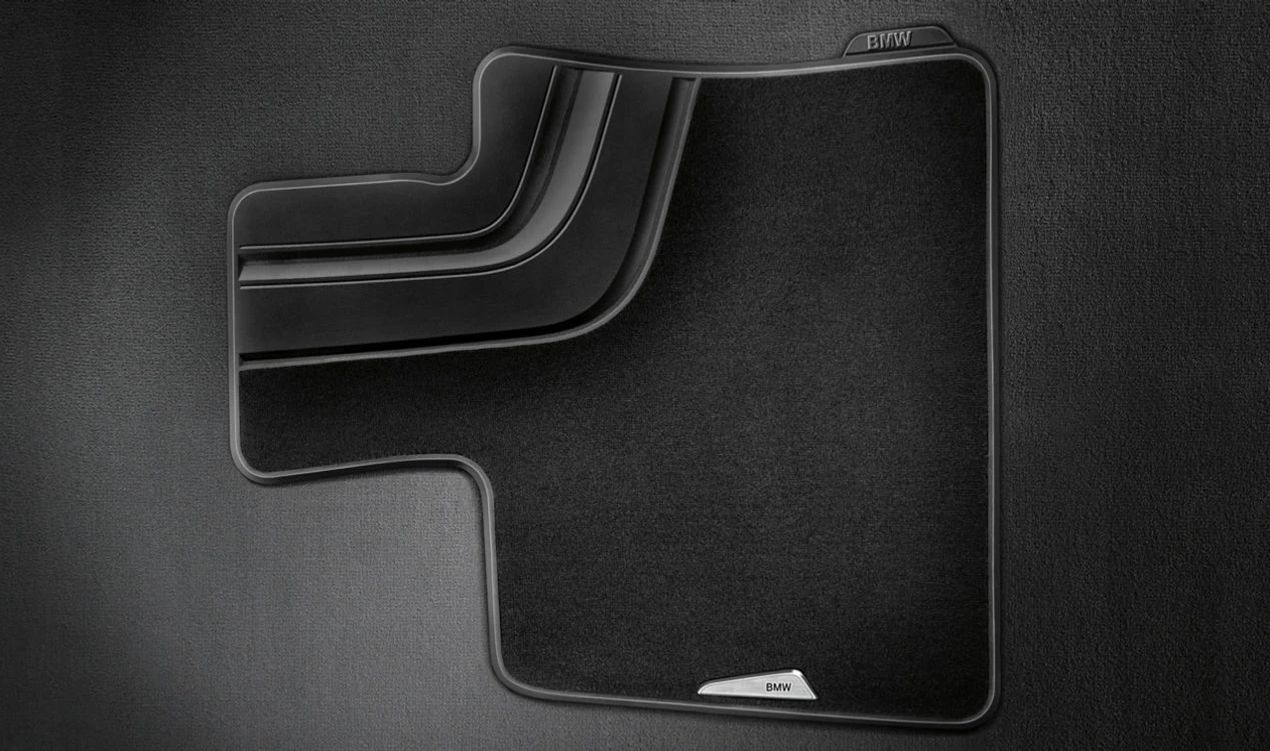 Alfombrillas de moqueta negras OEM 51472347731 para BMW X5 F15 y X6 F16. Juego completo delantero. Antideslizantes, resistentes al agua, con inserto metálico. Original BMW.