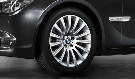 Llantas de aleación multirradio 235 para BMW F07, F10, F11, F06, F12, F13, F01N, F02N, F04 (OEM 36116775405). Original BMW.