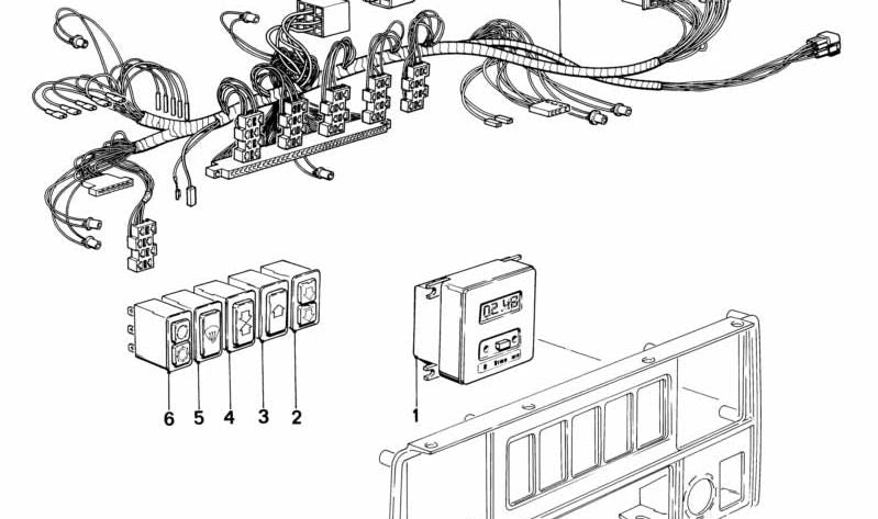 Interruptor aire acondicionado OEM 61311366473 para BMW E23. Pieza original BMW, ideal para solucionar fallos del botón del climatizador. Repuesto genuino para mantener el sistema de climatización funcionando correctamente.