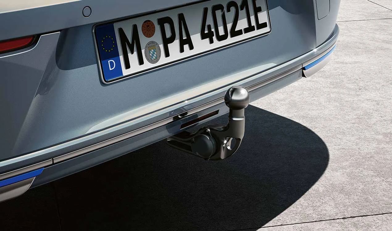 Enganche de remolque eléctrico abatible OEM 51125B3AC90 para BMW Serie 2 G45 y X3 G45. Original BMW.