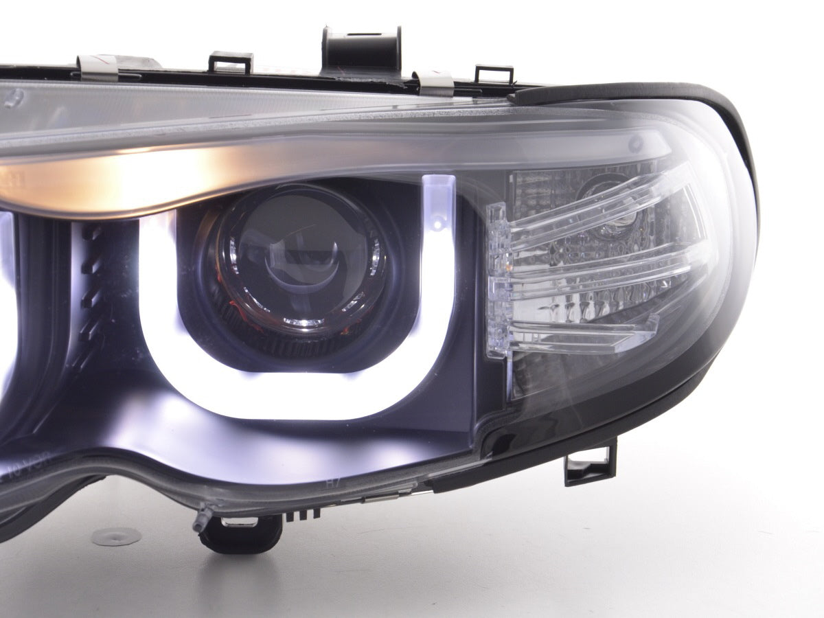 Faros Angel Eye para BMW Serie 3 E46 Berlina/Touring 02-05 en color negro para vehículos con volante a la derecha