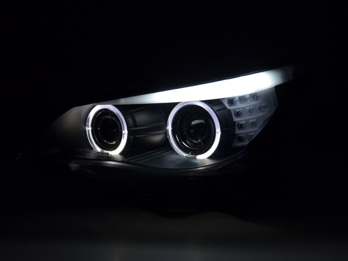 Faros delanteros delanteros Xenón Angel Eyes LED BMW Serie 5 E60 / E61 03-04 negros para volante a la derecha