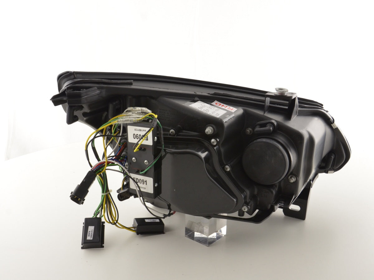 Phares Xénon Angel Eyes LED BMW Série 5 E60 / E61 03-04 noir pour conduite à droite