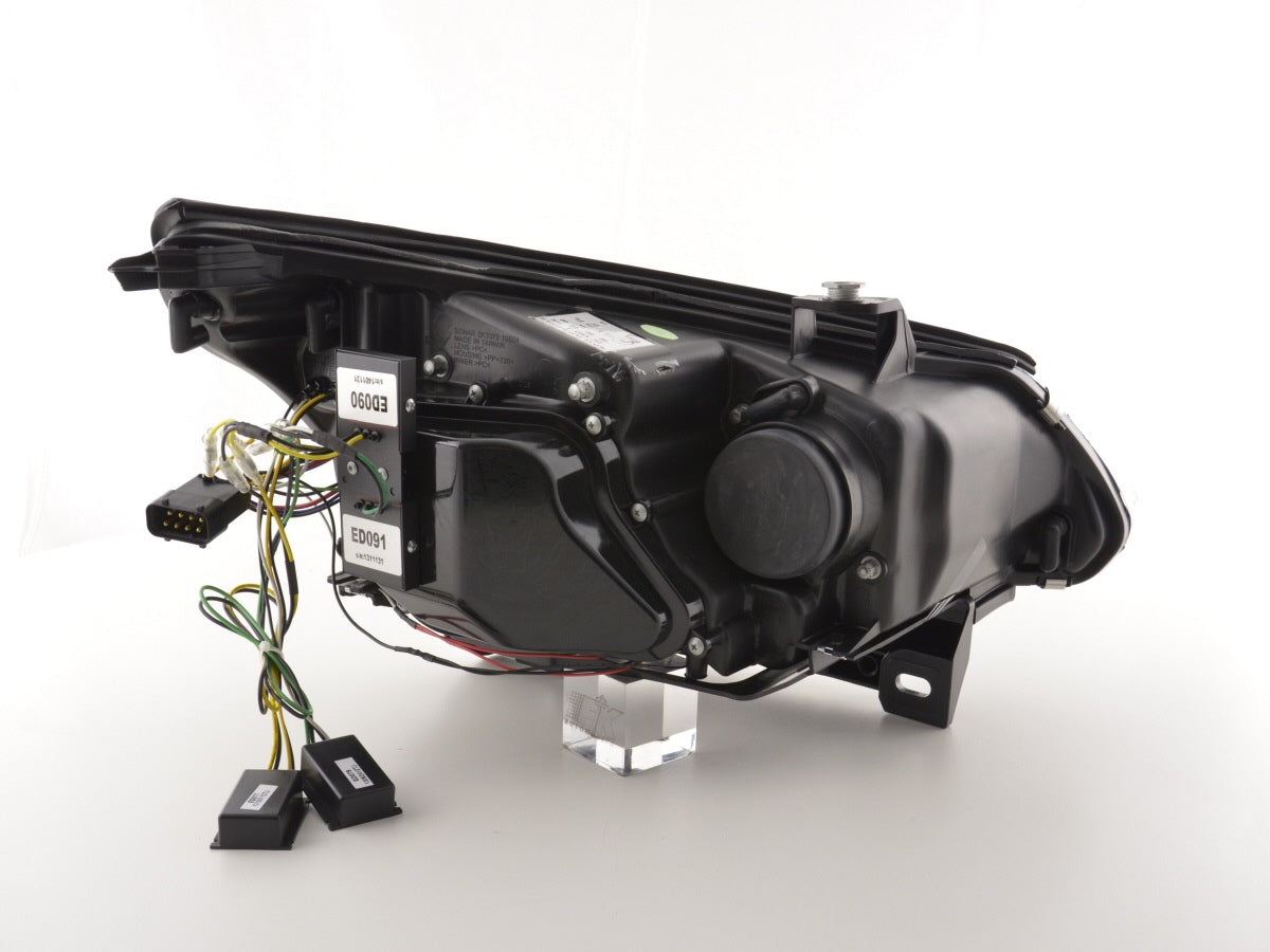 Fari LED Xenon Angel Eyes BMW Serie 5 E60 / E61 05-07 cromati
