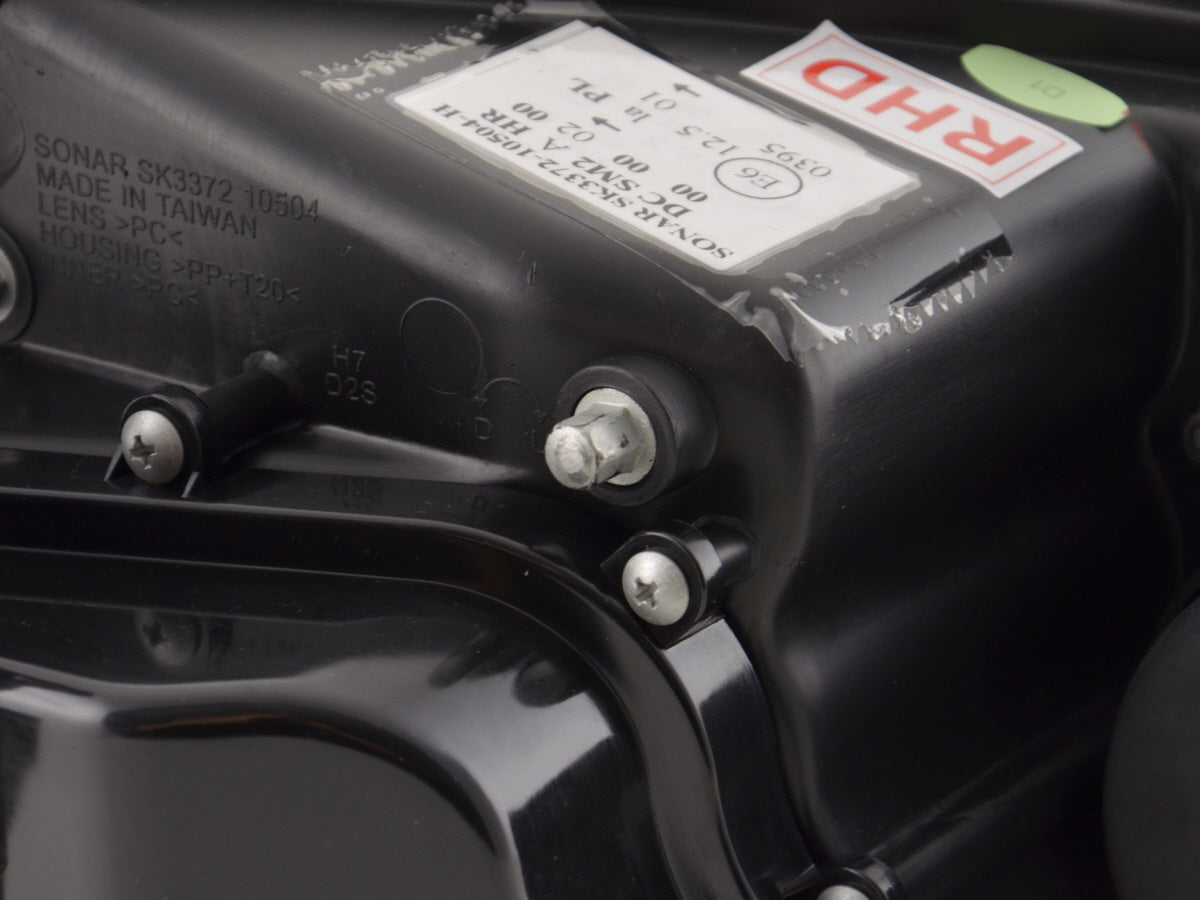 Phares Xénon Angel Eyes LED BMW Série 5 E60 / E61 05-08 chromés pour conduite à droite