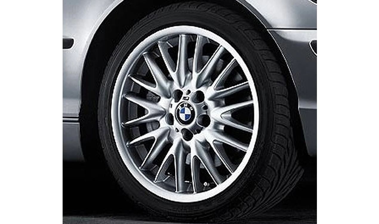 Llanta de aleación M V-Speiche 72 para BMW Serie 3 E46 (OEM 36112229145). Original BMW