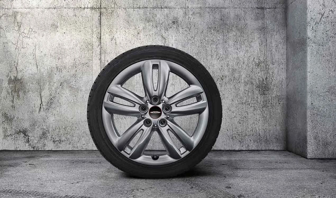 Llanta de aluminio Track Spoke 562 7JX17 OEM 36116858899 para MINI F56, F55, F57... y más. Original MINI.