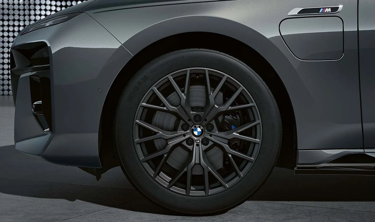 Rueda completa de invierno 20" M Performance Y-Spoke 911 trasera OEM 36115B4E9E9 para BMW X3 G45. Original BMW.