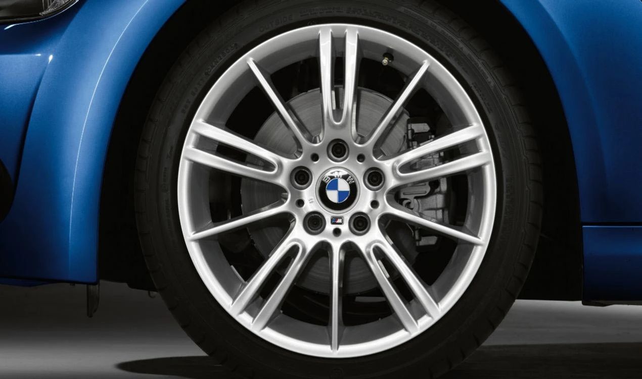 Llanta de aleación M Estrella 193 OEM 36118036933 para BMW E90, E91, E92, E93. Original BMW.