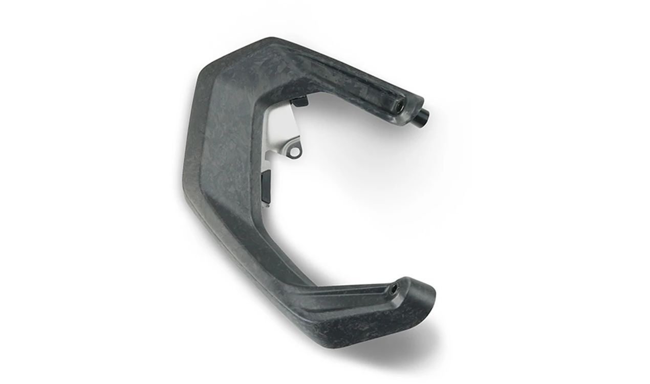 Protector de culata derecho en carbono OEM 77149829092 para motos BMW R 1300 GS. Original BMW Motorrad.