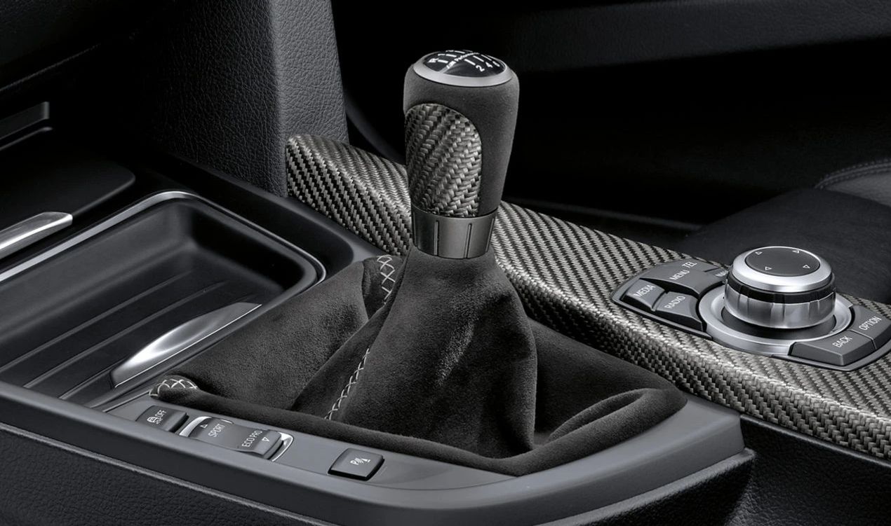Pomo de cambio M Performance con funda Alcantara OEM 25112222529 para BMW F20, F20N, F21, F21N, F22, F22N, F23, F23N. Original BMW.