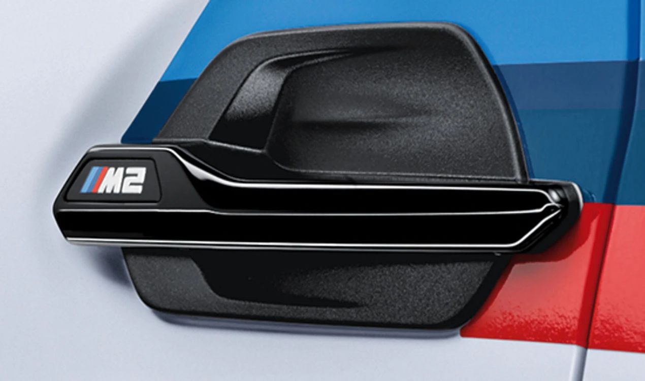 SIDE GRACE M Performance for air inlet in fin OEM 51712407180 for BMW F87 (m2) All compatible models. Original BMW piece. Bright black finish for a sporty style.