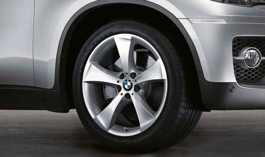 Llanta de aluminio diseño estrella 259 OEM 36116778589 para BMW E71, E72. Original BMW.
