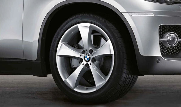 Llanta de aluminio diseño estrella 259 OEM 36116778589 para BMW E71, E72. Original BMW.