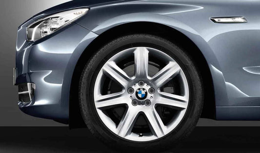Star Alloy Tire 272 OEM 36116781276 pour BMW F07. BMW d'origine.
