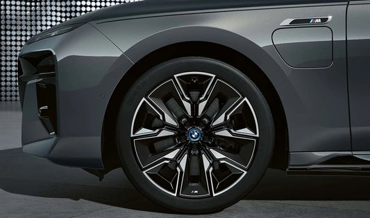 Llanta de aleación Aerodynamikrad 910 OEM 36115A41F77 para BMW G70. Original BMW.