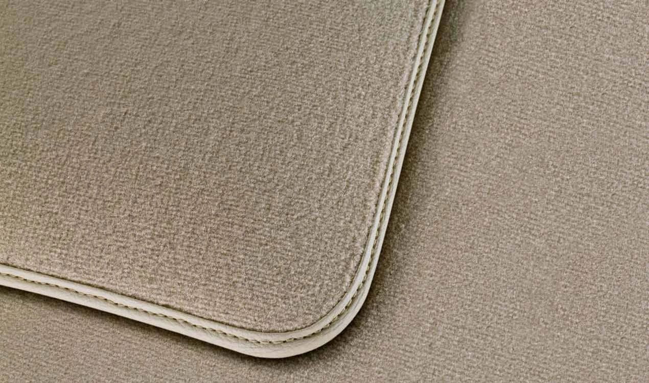 Beige carpets OEM 51477316631 for BMW X1 E84 with XDrive. Complete game (front and rear). Original BMW.