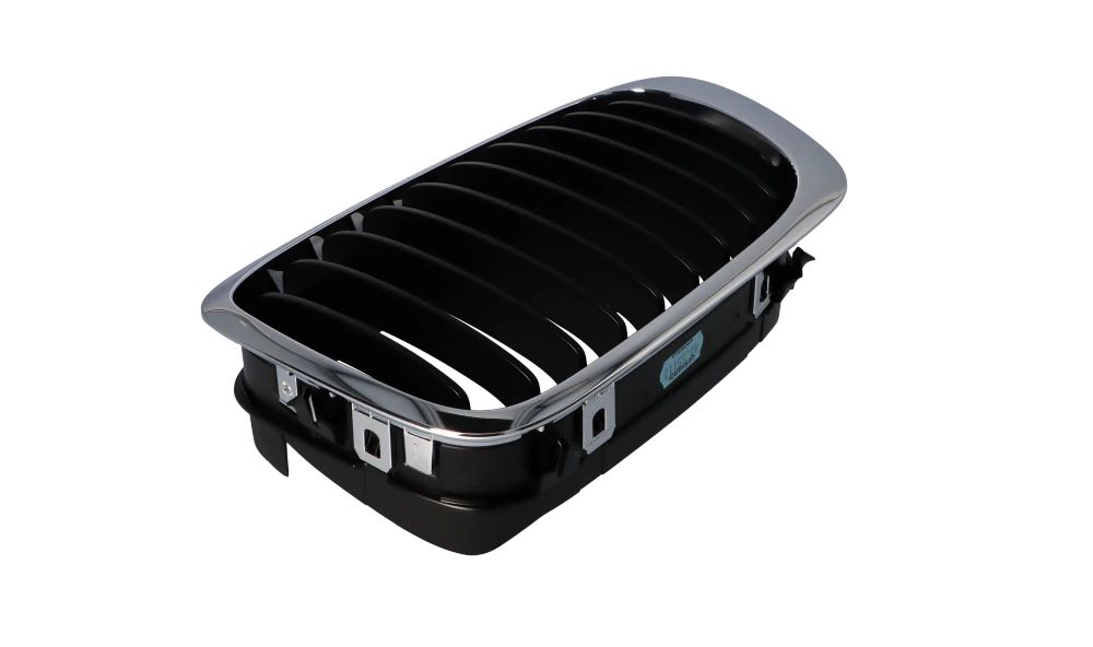 Rejilla embellecedora izquierda OEM 51138208683 para BMW E46. Original BMW.