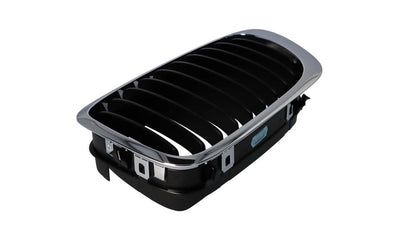 Rejilla embellecedora izquierda OEM 51138208683 para BMW E46. Original BMW.