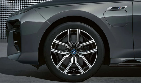 Llanta de aleación original BMW M Aerodinámico 907 de 20" OEM 36115A19DE8 para BMW Serie 7 G70: 735i, 740d, 740i, 750e xDrive. Compatible con versiones trasera y xDrive. Original BMW.
