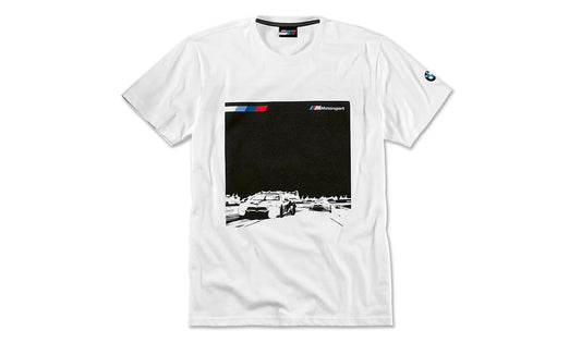 Original T -Shirt BMW M Motorsport Grafik OEM 80142461097 für Männer. Kompatibel mit allen BMW M -Motorsportmodellen. Offizieller Stil und Qualitätsbilze.