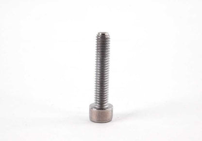 ISA OEM Vis 07129905386 pour BMW E30, E36, E46, E28, E34, E39, F18, G30, G31, E24, E23, E38, G11, G12, G14, G15, G16, G05, G06, G07, E85, E86, E86, E86, I01, I12, I15 et Mini R56, R59, R57, R55, R60, R58, R61. BMW / mini d'origine.