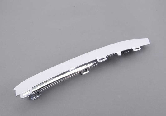 Moldura difusor de aire lado derecho OEM 51117396842 para BMW 3' F30 LCI, F31 LCI. Original BMW.