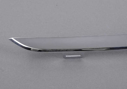 Moldura central OEM 51117396833 para BMW F30, F31. Original BMW.