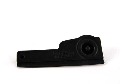 Protector lateral derecho OEM 51777166874 para BMW E90, E91 (316d, 316i) desde 2008 hasta 2011. Pieza original BMW.