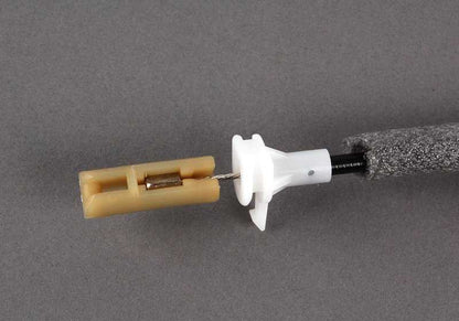 Cable tirador interior apertura puerta OEM 51218221519 para BMW E46 {316Ci, 318Ci} (modelos fabricados entre 1999 y 2006). Repuesto original BMW.