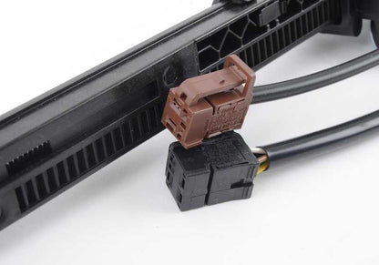 Guía del cinturón de seguridad izquierda OEM 72117334635 para BMW E92 M3 (WD91, WD92, KG91, KG92) con motor S65. Compatible con modelos 2007-2013. Original BMW.