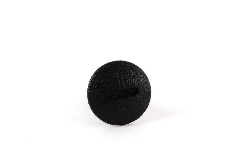 Tapón cierre salpicadero OEM 51161932255 para BMW E30, E36, E34, E63, E64, E31, Z1, Z3. Recambio original BMW.