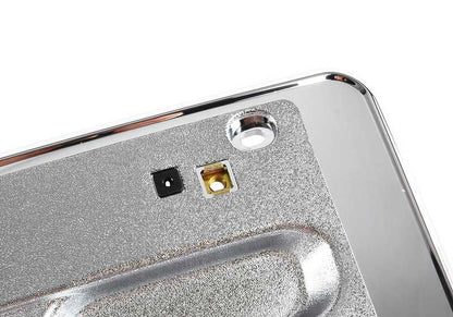 Soporte de matrícula cromado OEM 51118255006 para BMW E46 3er (316Ci, 318Ci) compatible con modelos producidos entre 1999 y 2006. Pieza original BMW.