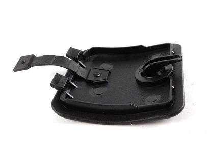 Copertura del connettore OEM OBD 5145820488 per la serie BMW 5 E39 (525i, 528i, 530i). Compatibile con versioni manuali e automatiche. BMW originale di colore nero.