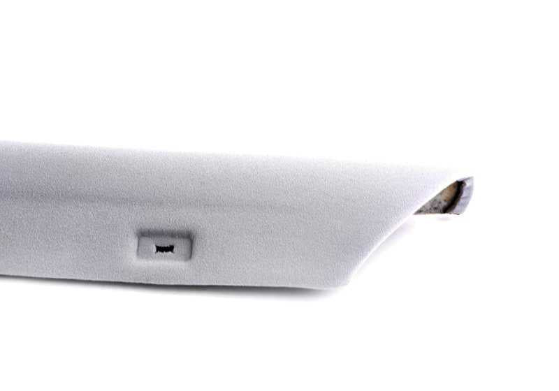 Tapa embellecedora izquierda del cortafuegos (HELLGRAU) OEM 51438214825 para BMW E38 725tds, 728i. Compatible con todos los acabados y transmisiones. Original BMW.