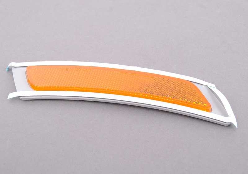 Catadióptrico lateral izquierdo OEM 63147203265 para BMW F10, F06, F12, F13. Original BMW.