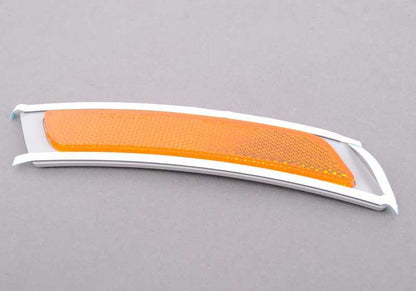 Catadióptrico lateral izquierdo OEM 63147203265 para BMW F10, F06, F12, F13. Original BMW.