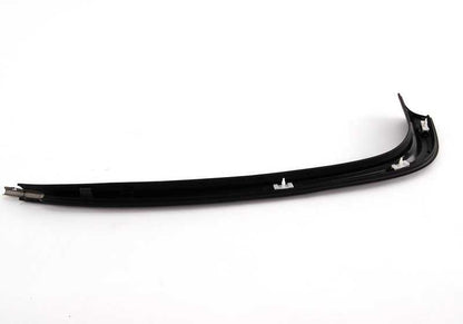 Tapa embellecedora izquierda OEM 51138208405 para BMW E38 725tds, 728i (todas las versiones). Color negro. Original BMW.