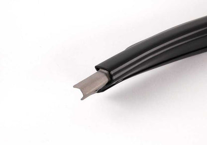Tapa embellecedora izquierda OEM 51138208405 para BMW E38 725tds, 728i (todas las versiones). Color negro. Original BMW.