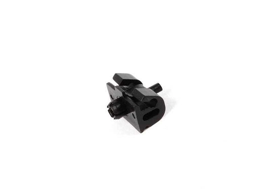 Clip de sujeción OEM 51131884467 para BMW E30 316i. Compatible con todos los modelos: E30 316i (manual y automático) fabricados entre 1982 y 1988. Original BMW.
