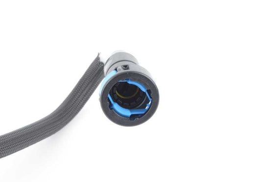 Tubo de entrada de combustible OEM 13537811577 para BMW E90, E91, E92, E93, E60, E61, E70, E71, E82, E87, E88, E89, F01, F02, F07, F10, F11, F12, F13, X5, X6. Original BMW.