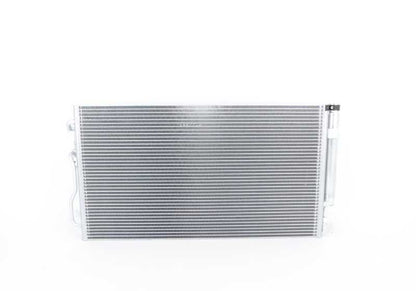Condensador del aire acondicionado OEM 64506804721 para BMW F20, F21, F22, F87, F30, F31, F34, F35, F32, F33, F36. Repuesto original BMW.