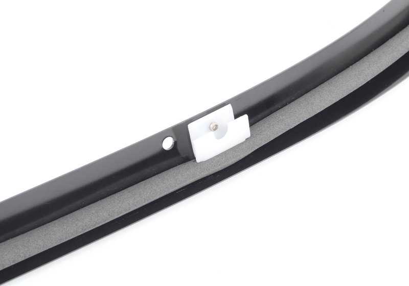 Moldagem OEM do telhado traseiro esquerdo 51137890667 para BMW 3 E46 Series. Cor do brilho preto. BMW original.