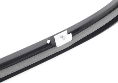 Moldagem OEM do telhado traseiro esquerdo 51137890667 para BMW 3 E46 Series. Cor do brilho preto. BMW original.